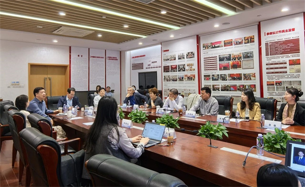 【岳阳 | 新闻】精准屈光性白内障手术学术沙龙在我院举行